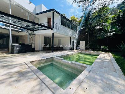 Casa de 5 alcobas en arriendo en Altos Del Poblado Cola Del Zorro, Medellín, 520 m² · foto 3 de 20
