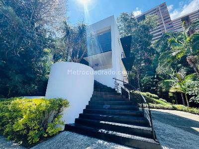 Casa de 5 alcobas en arriendo en Altos Del Poblado Cola Del Zorro, Medellín, 520 m² · foto 4 de 20