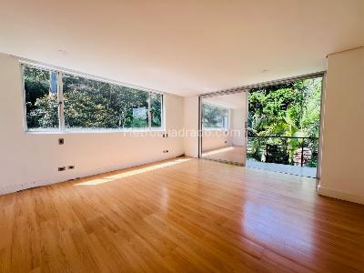 Casa de 5 alcobas en arriendo en Altos Del Poblado Cola Del Zorro, Medellín, 520 m² · foto 9 de 20
