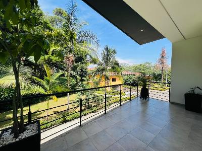 Casa de 5 alcobas en arriendo en Altos Del Poblado Cola Del Zorro, Medellín, 520 m² · foto 16 de 20