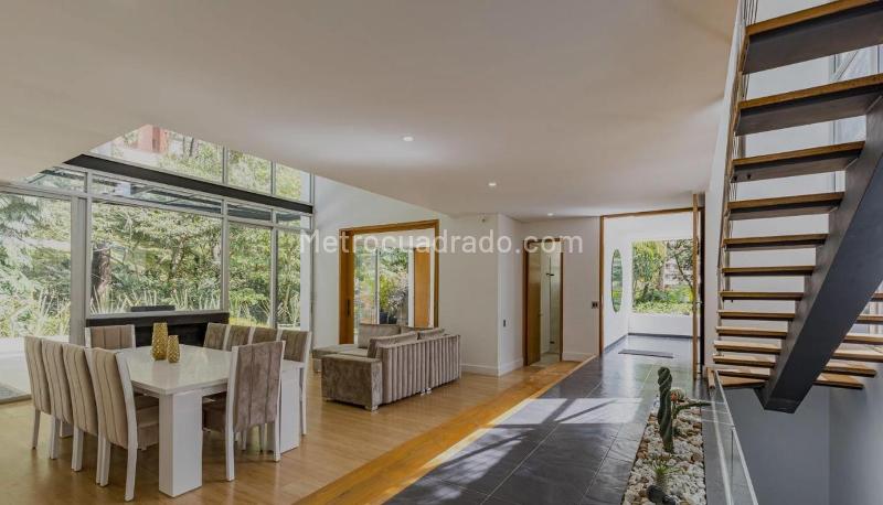 Majestic 5BR House in Altos Del Poblado - 4