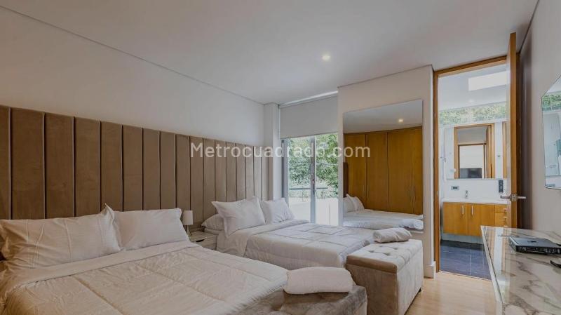 Majestic 5BR House in Altos Del Poblado - 9