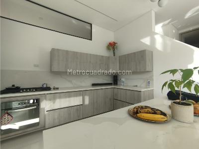 Casa de 4 alcobas en venta en Loma Del Escobero, Envigado, 345 m² · foto 5 de 20