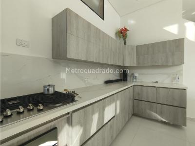 Casa de 4 alcobas en venta en Loma Del Escobero, Envigado, 345 m² · foto 6 de 20