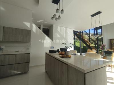 Casa de 4 alcobas en venta en Loma Del Escobero, Envigado, 345 m² · foto 7 de 20