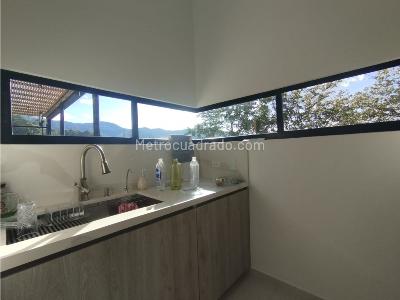 Casa de 4 alcobas en venta en Loma Del Escobero, Envigado, 345 m² · foto 8 de 20