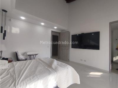 Casa de 4 alcobas en venta en Loma Del Escobero, Envigado, 345 m² · foto 10 de 20