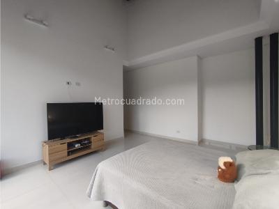 Casa de 4 alcobas en venta en Loma Del Escobero, Envigado, 345 m² · foto 11 de 20