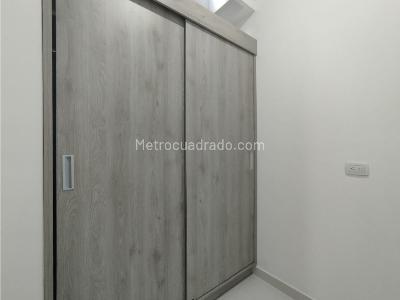 Casa de 4 alcobas en venta en Loma Del Escobero, Envigado, 345 m² · foto 13 de 20