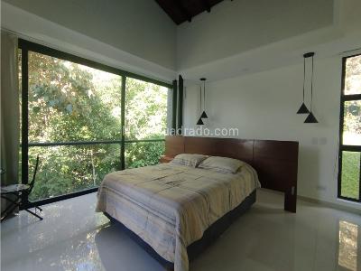 Casa de 4 alcobas en venta en Loma Del Escobero, Envigado, 345 m² · foto 15 de 20