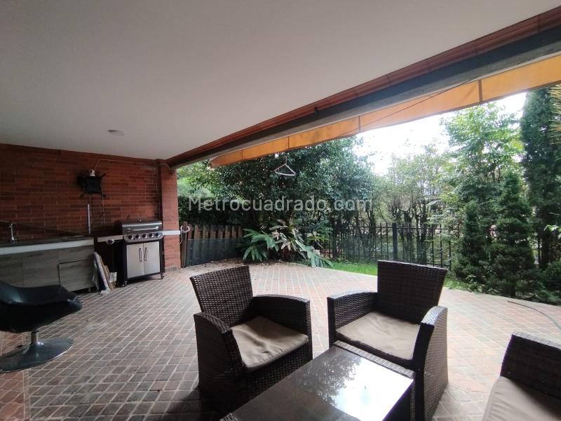 House for Rent in La Calera (El Poblado) with Spacious Living