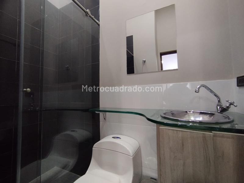 House for Rent in La Calera (El Poblado) with Spacious Living - 2