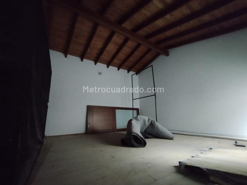 House for Rent in La Calera (El Poblado) with Spacious Living - 3