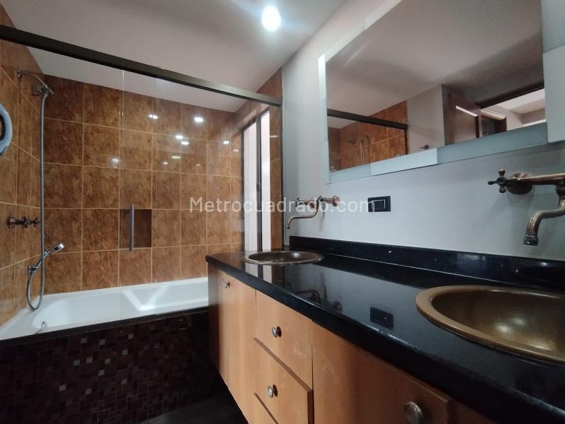 House for Rent in La Calera (El Poblado) with Spacious Living - 9