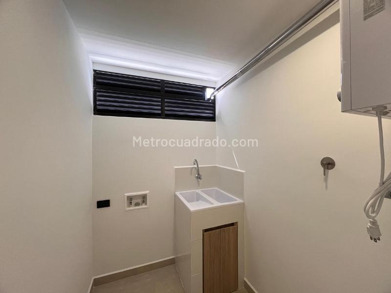 New 3BR Apartment with City Views in Simn Bolívar, Medellín - 2
