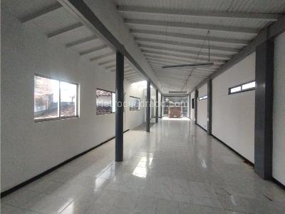 Casa de 1 alcoba en venta en Patio Bonito, Medellín, 490 m² · foto 2 de 20