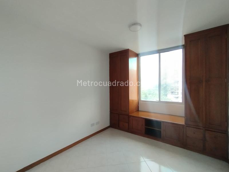 Apartamento Acogedor de 3 Alcobas en Loma de San Julián - 8