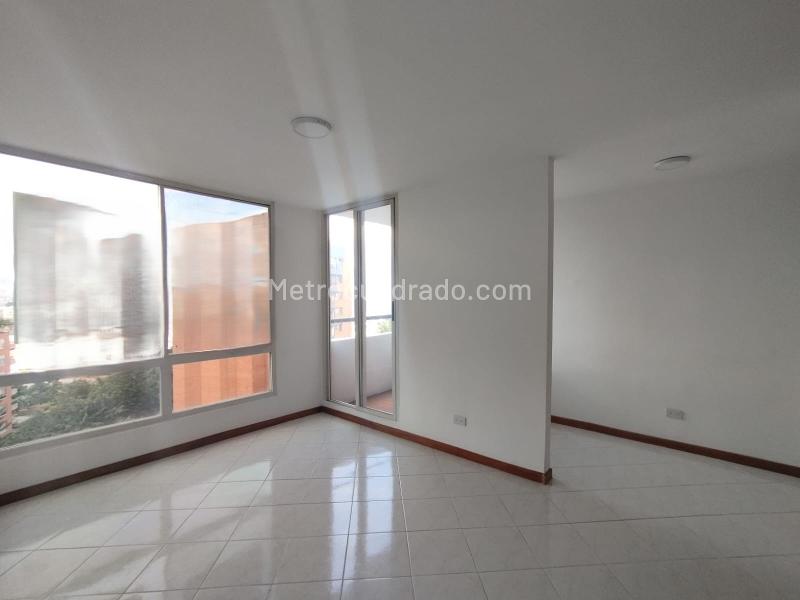 Apartamento Acogedor de 3 Alcobas en Loma de San Julián - 9