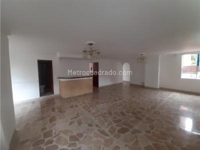 Apartamento de 3 alcobas en venta en Laureles, Medellín, 113 m² · foto 2 de 9
