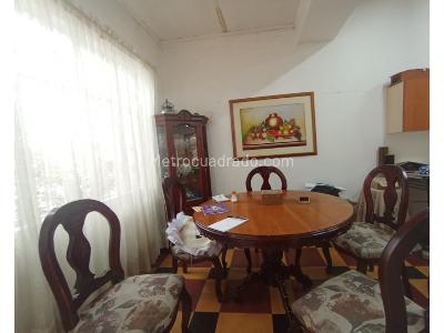 Casa de 5 alcobas en venta en Prado Centro, Medellín, 270 m² · foto 3 de 15