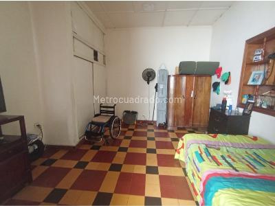 Casa de 5 alcobas en venta en Prado Centro, Medellín, 270 m² · foto 8 de 15