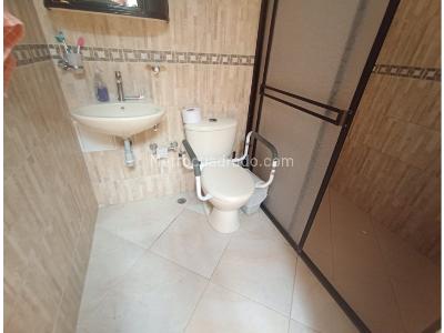 Casa de 5 alcobas en venta en Prado Centro, Medellín, 270 m² · foto 9 de 15