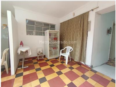 Casa de 5 alcobas en venta en Prado Centro, Medellín, 270 m² · foto 11 de 15