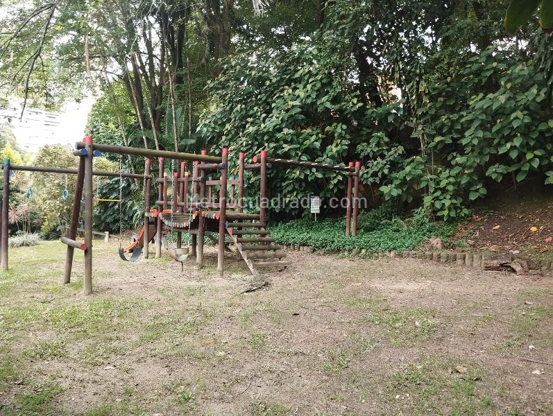 Exclusive 4BR Apartment in Las Lomas - 4