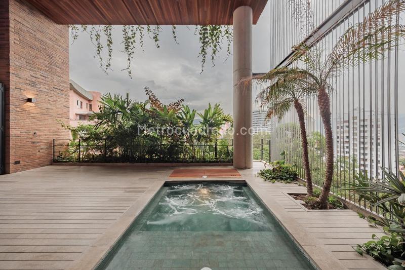 Apartamento de lujo en alquiler con 3 Alcobas en Las Lomas