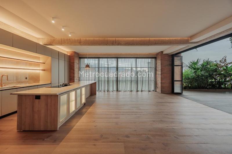 Luxurious 3BR Apartment for Rent in Las Lomas - 3