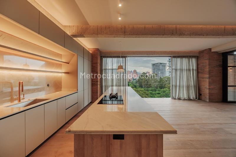 Luxurious 3BR Apartment for Rent in Las Lomas - 4