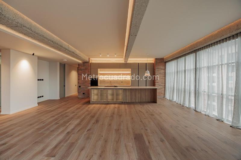 Luxurious 3BR Apartment for Rent in Las Lomas - 5