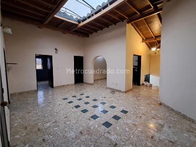 Apartamento en venta en Prado Centro, Medellín · foto 2 de 8