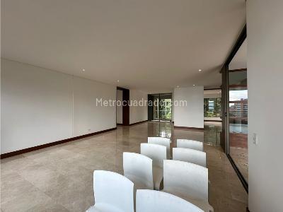 Apartamento de 3 alcobas en venta en Las Palmas, Medellín, 304 m² · foto 5 de 20