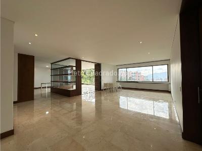 Apartamento de 3 alcobas en venta en Las Palmas, Medellín, 304 m² · foto 6 de 20