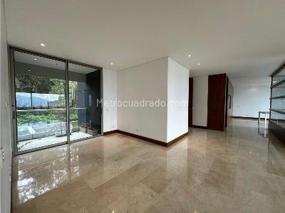 Apartamento de 3 alcobas en venta en Las Palmas, Medellín, 304 m² · foto 9 de 20