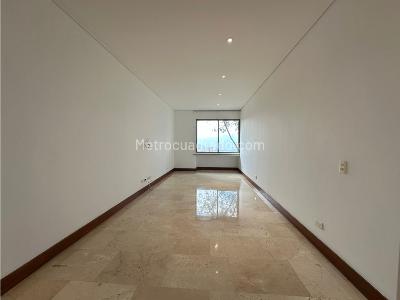 Apartamento de 3 alcobas en venta en Las Palmas, Medellín, 304 m² · foto 17 de 20