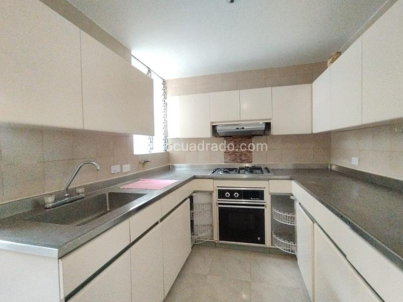 Casa Dúplex de 3 Alcobas con Terraza en Los Balsos - 9