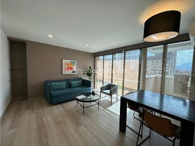 Apartamento de 1 alcoba en venta en Oviedo, Medellín, 54 m² · foto 3 de 14