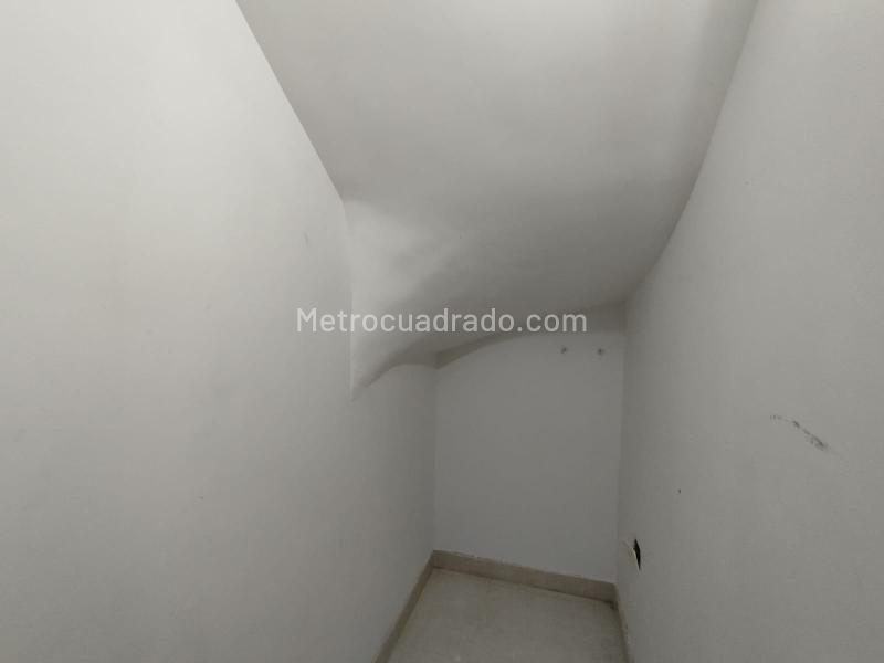 Elegant 4BR Duplex House in Altos Del Poblado - 2