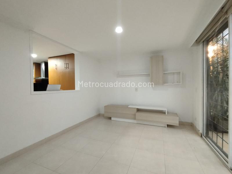 Elegant 4BR Duplex House in Altos Del Poblado - 5