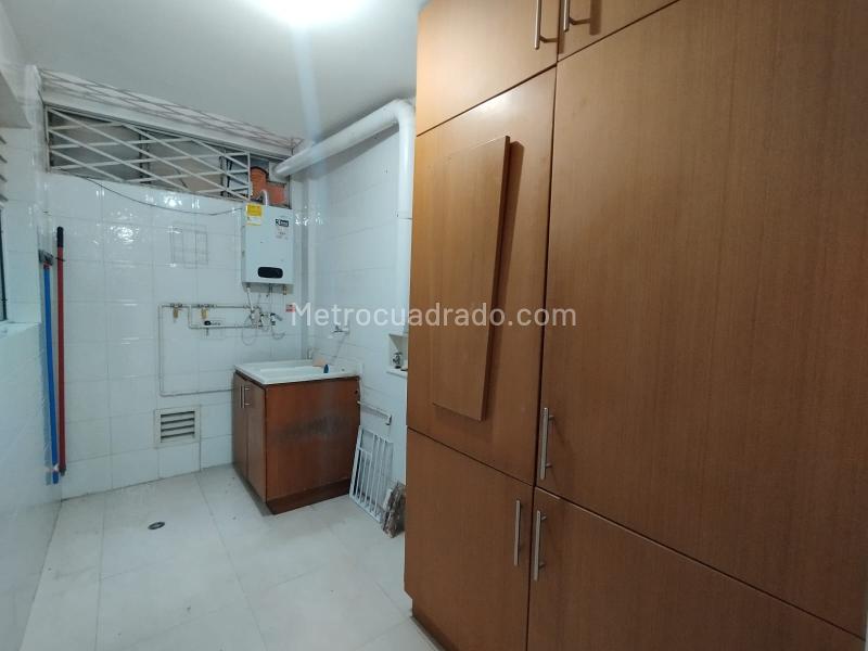 Elegant 4BR Duplex House in Altos Del Poblado - 8