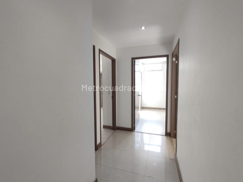 Apartamento Amplio de 3 Alcobas en Castropol - 2