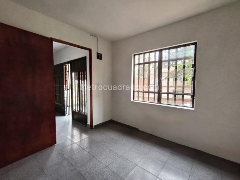 Apartamento Amplio de 5 Alcobas en Buenos Aires - 3