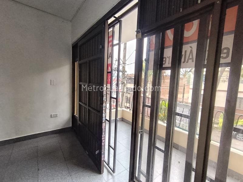 Apartamento Amplio de 5 Alcobas en Buenos Aires - 4