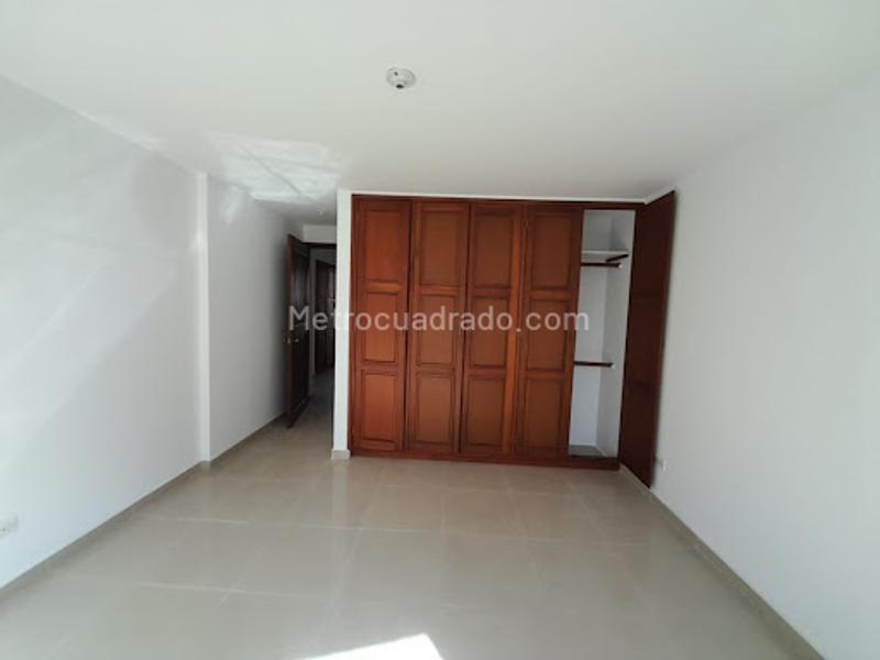 Apartamento Amplio de 3 Alcobas en El Nogal - 3