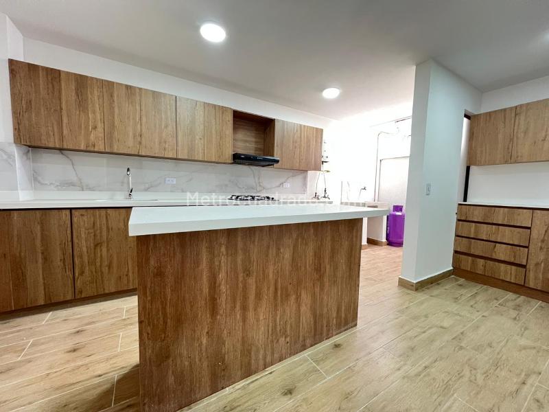 Duplex Amplio de 3 Alcobas en Laureles, Medellín - 8