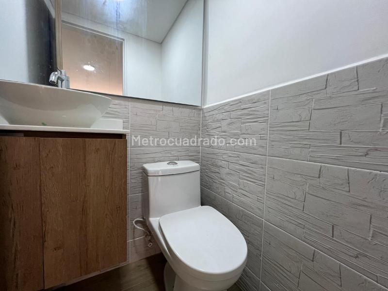 Duplex Amplio de 3 Alcobas en Laureles, Medellín - 9