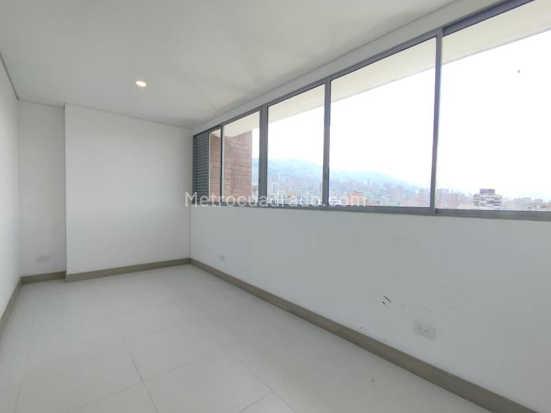 Spacious 3BR Apartment in Castropol - 9