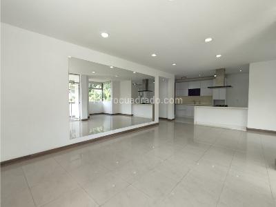 Apartamento de 3 alcobas en venta en El Poblado, Medellín, 137 m² · foto 3 de 17